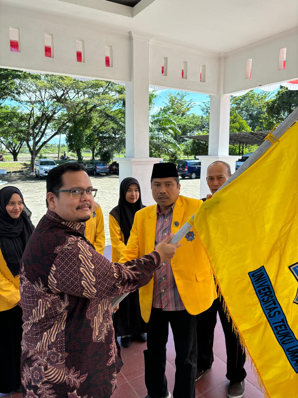 Wakil Rektor Lepas Kafilah UTU ke MTQ Internasional di Banda Aceh